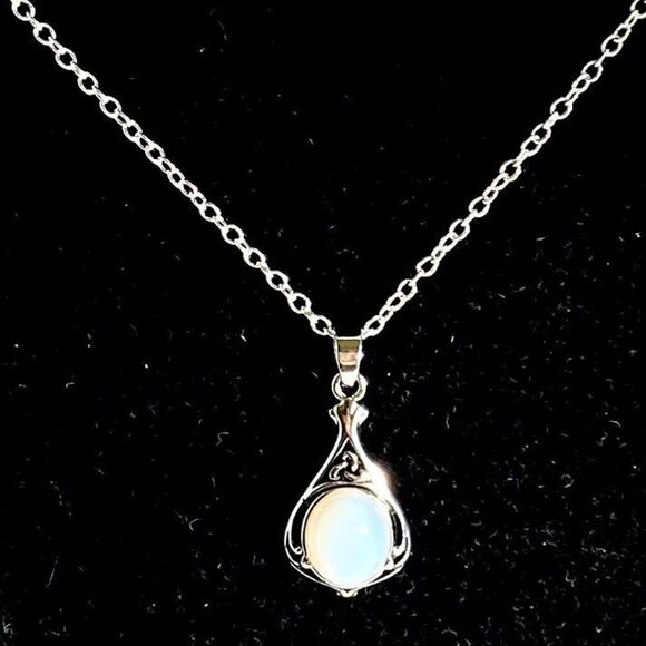 AVI Dainty Moonstone & Sterling Silver Necklace - Picture 9 of 14